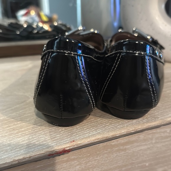 Ruby & Bloom Black Patent Leather Flats - Picture 6 of 8